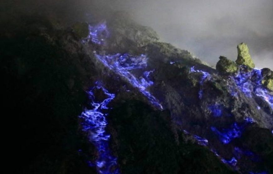 Ijen Crater Exploration Blue Fire & Sulfur Mines - Asia Book Now