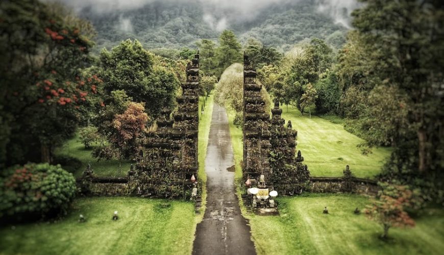 Handara Gate